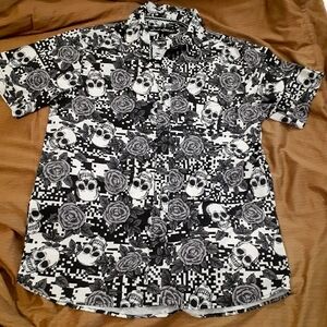 Just attitude Mens skull Rose's gray tones shirt size XL